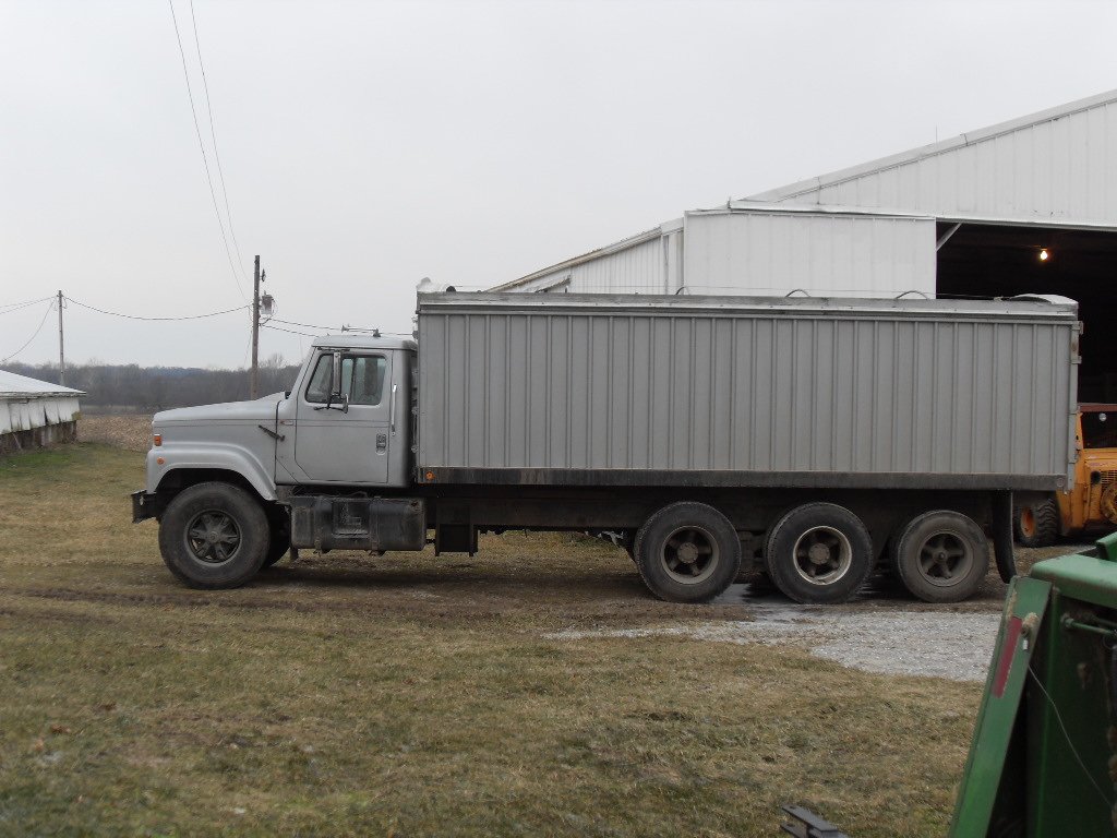 Property photo 14 - Railsback Farm Equipment Auction